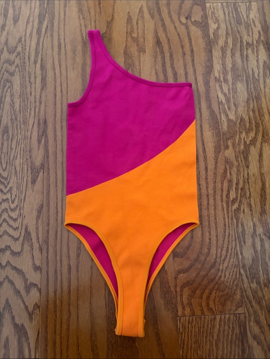 Aura Tops - NWOT Bodysuit